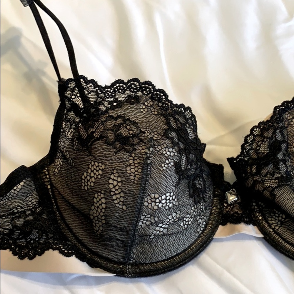 Jezebel lingerie bra